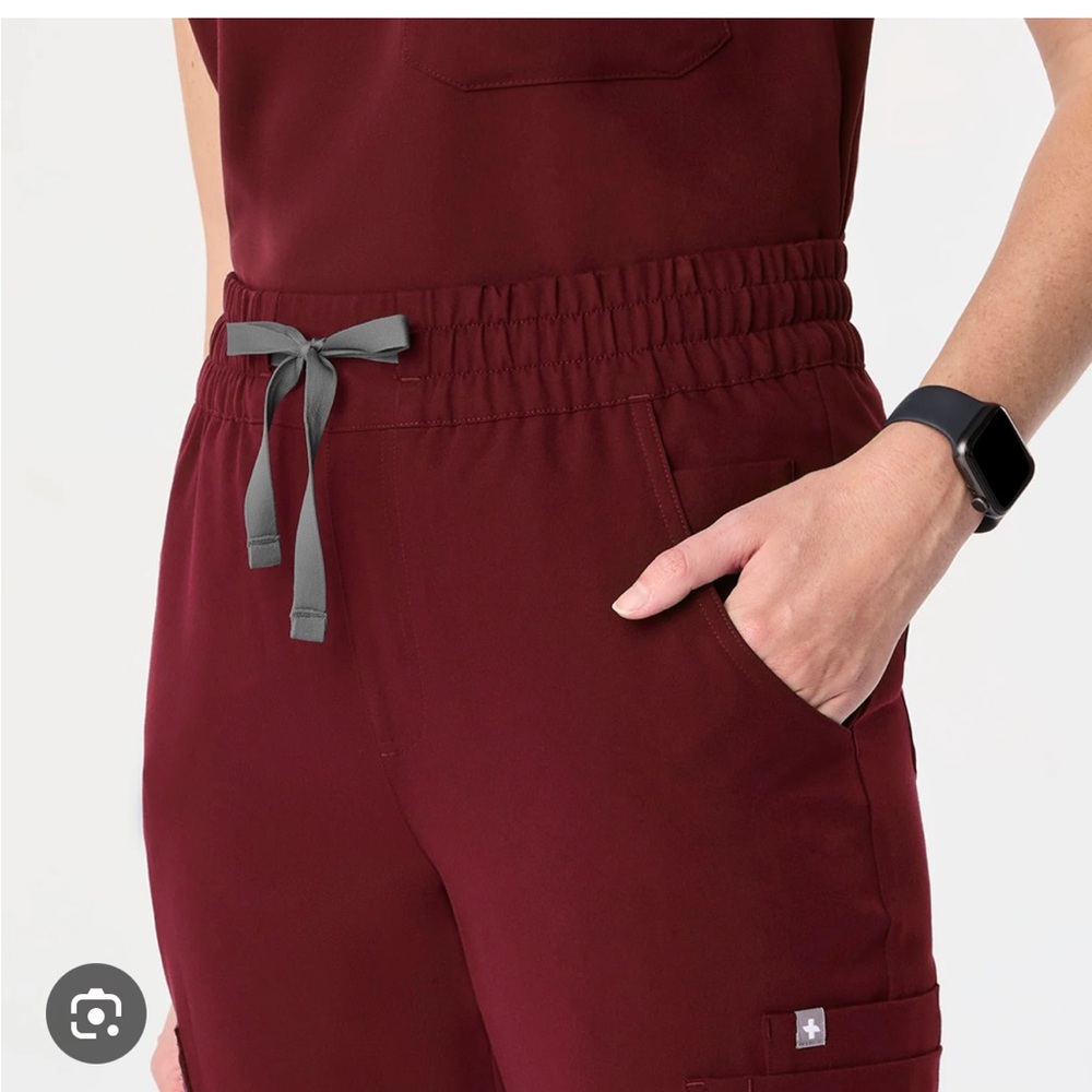 Figs burgundy high rise technical scrubs. Not stains or tears. Like new.